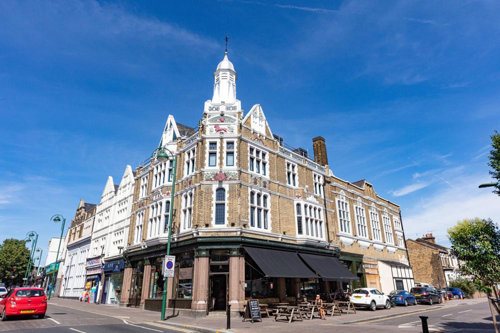 The Red Lion Hotel Londen Buitenkant foto