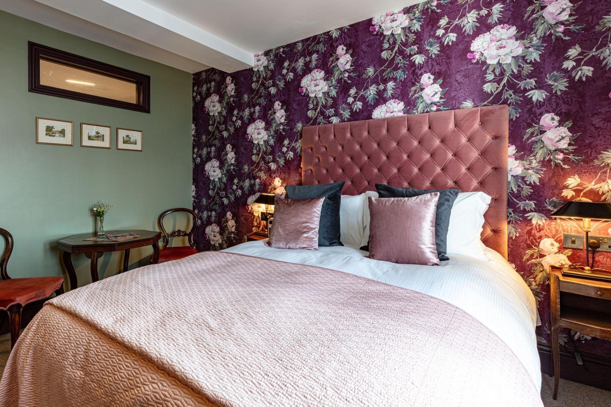 The Red Lion Hotel Londen Buitenkant foto