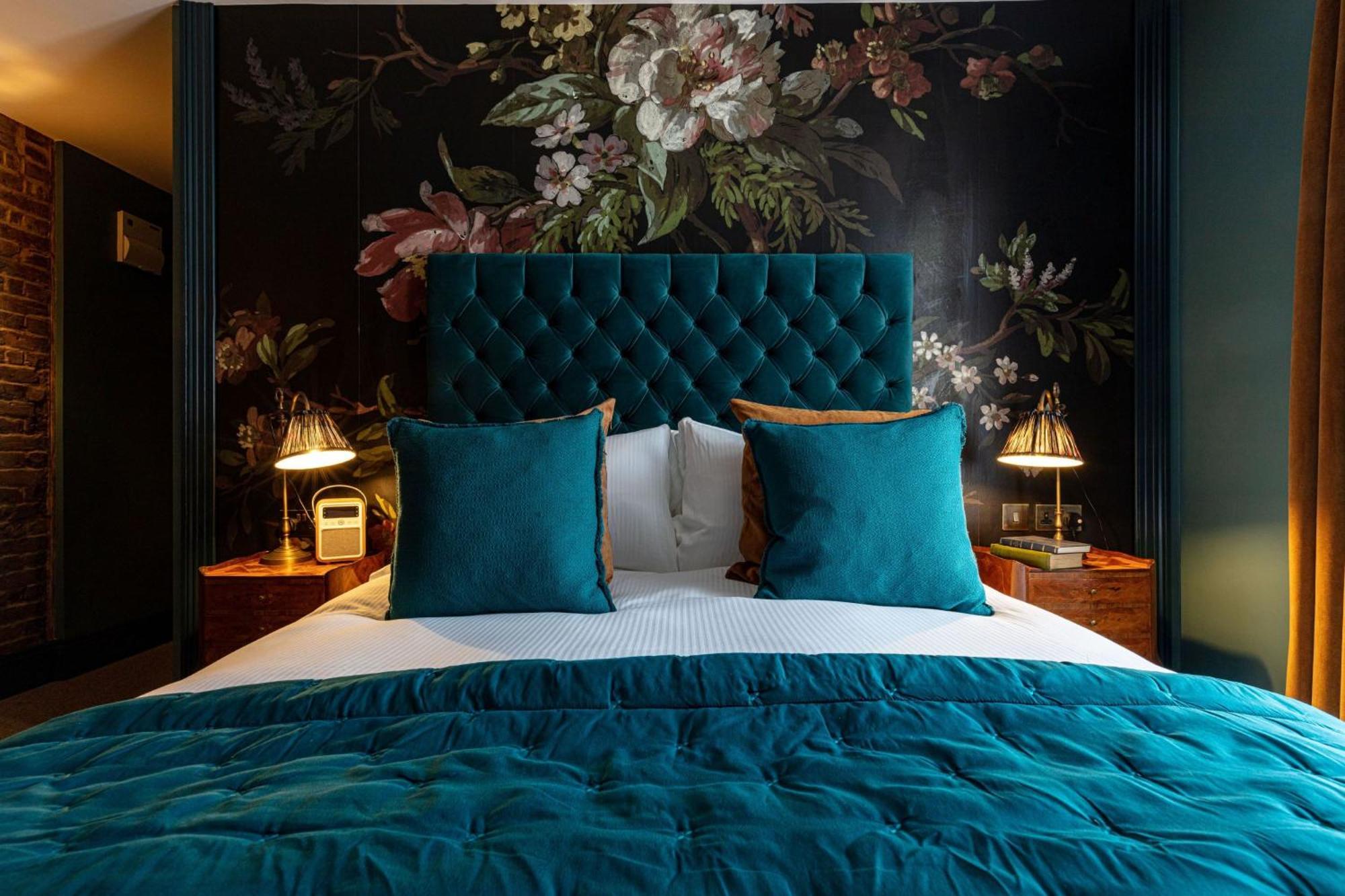 The Red Lion Hotel Londen Buitenkant foto